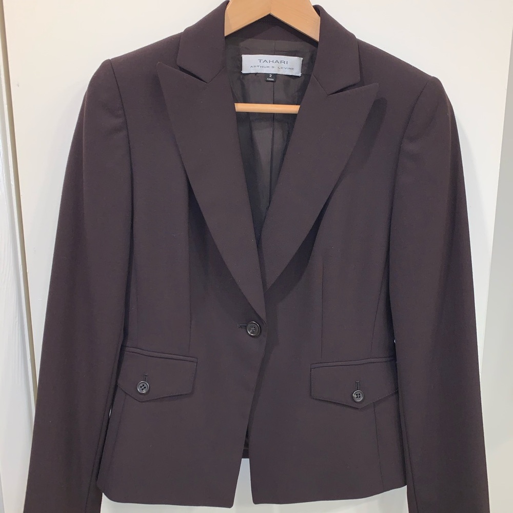 TAHARI Women’s blazer